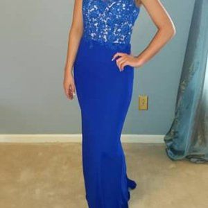 La Femme formal/prom dress